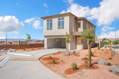 Photo of 22 E Luften ST, Washington, UT 84780 (MLS # 26-273379)