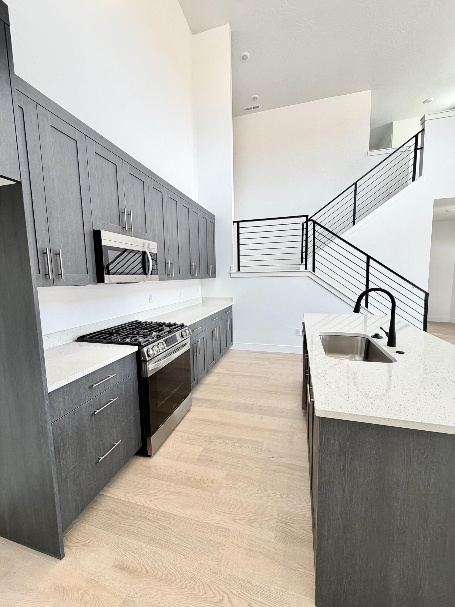 ATKINVILLE TOWNHOMES AT DESERT COLOR - Residential