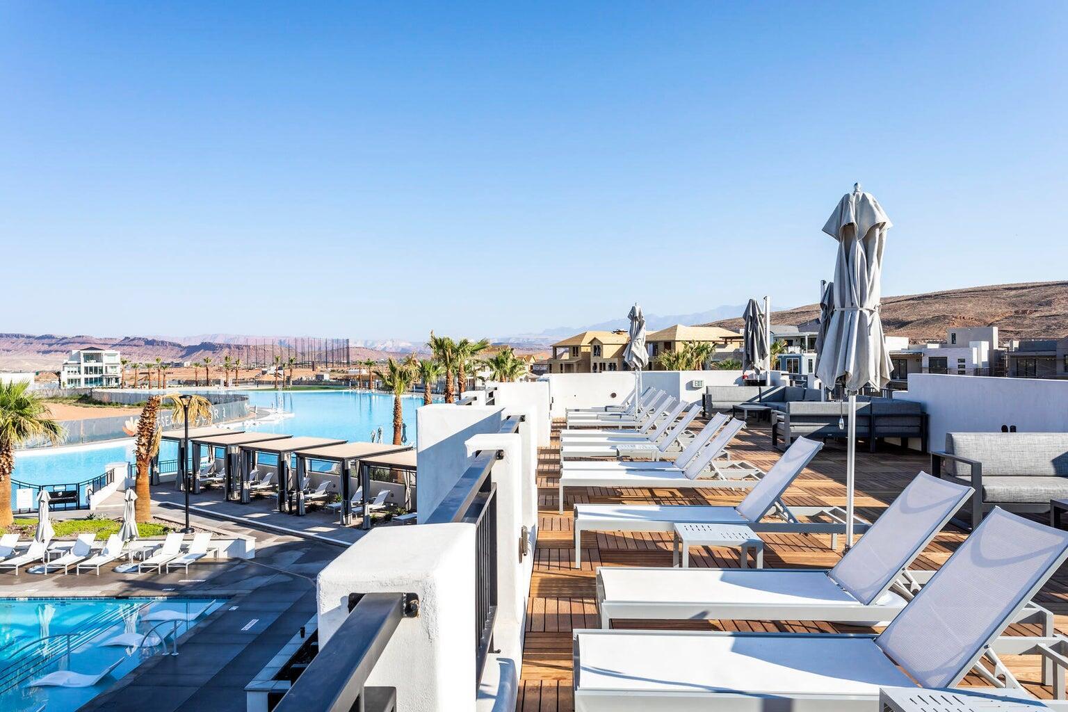 ATKINVILLE TOWNHOMES AT DESERT COLOR - Residential