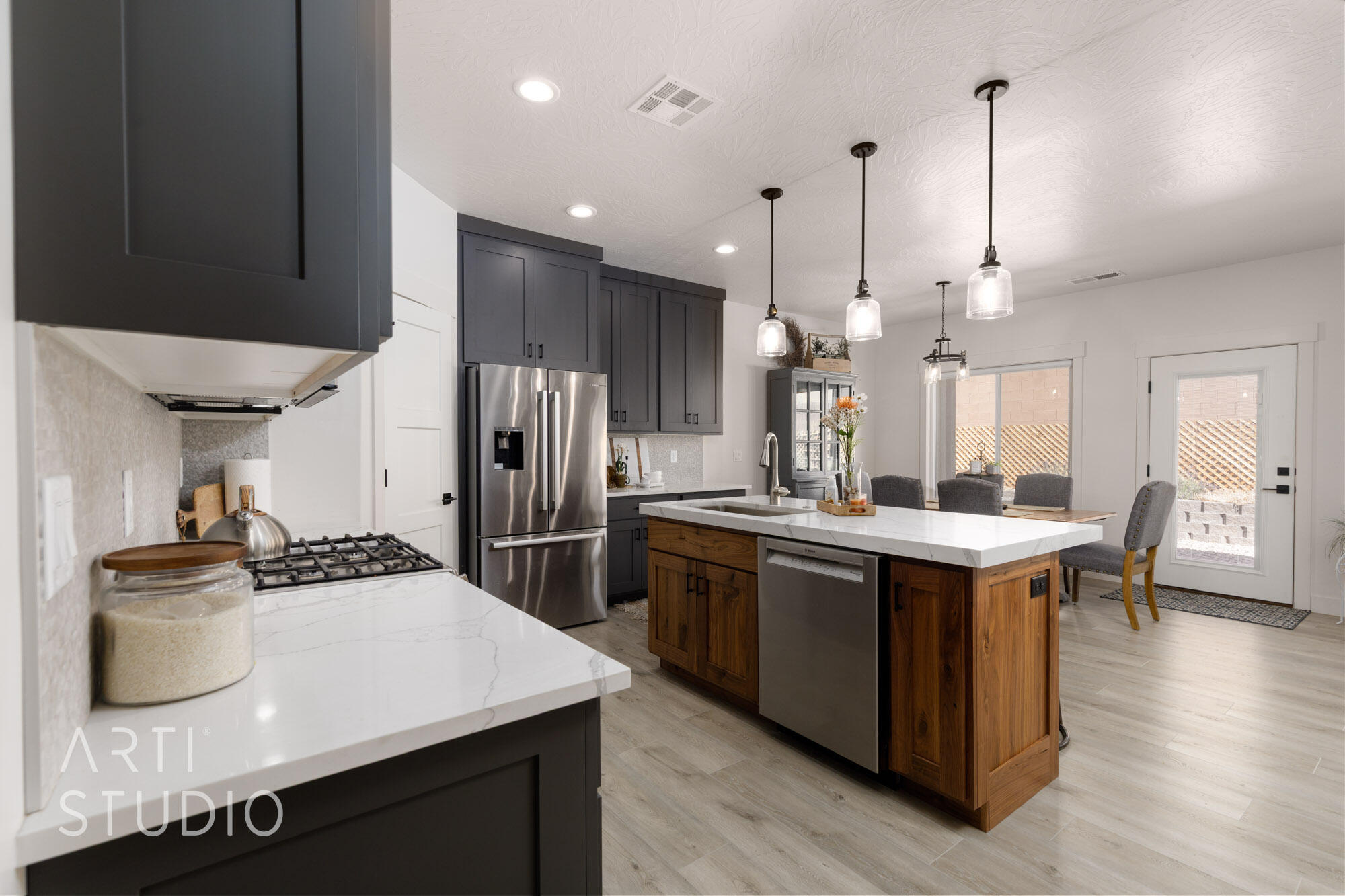 SOUTH POINTE - Residential