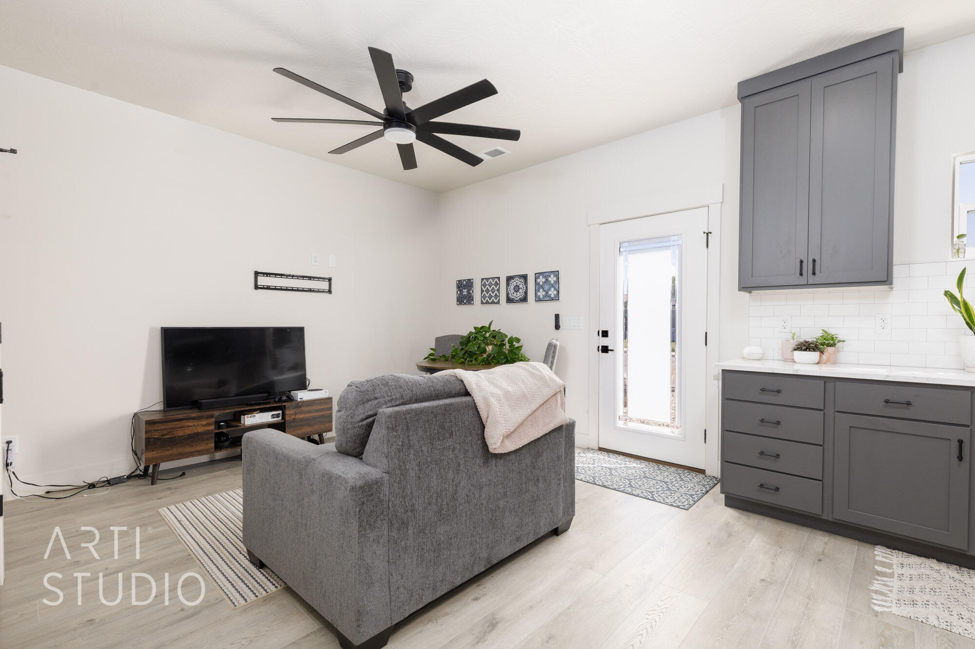 SOUTH POINTE - Residential