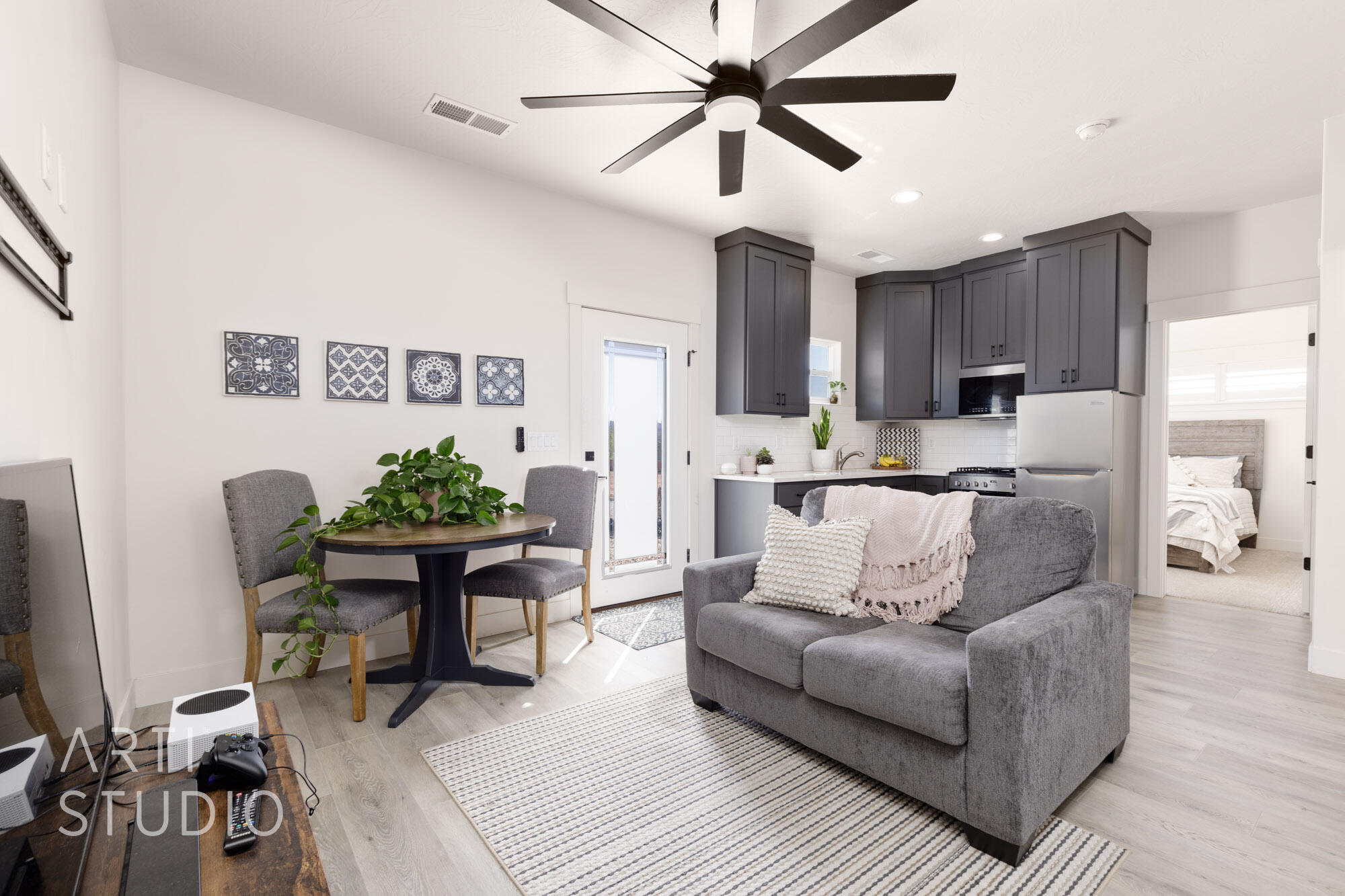 SOUTH POINTE - Residential