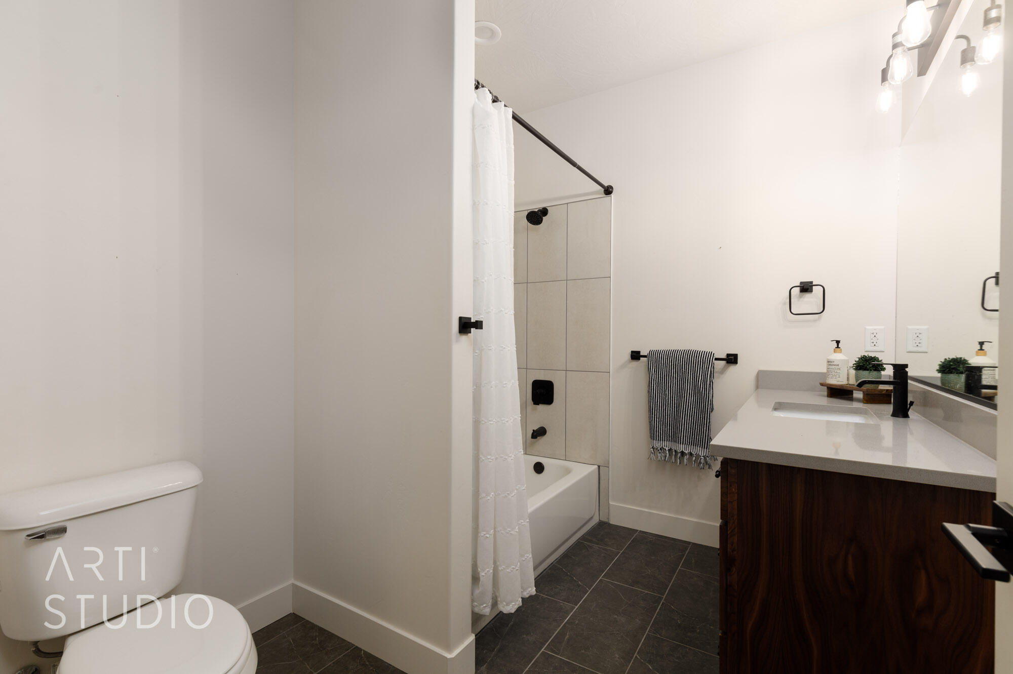 SOUTH POINTE - Residential