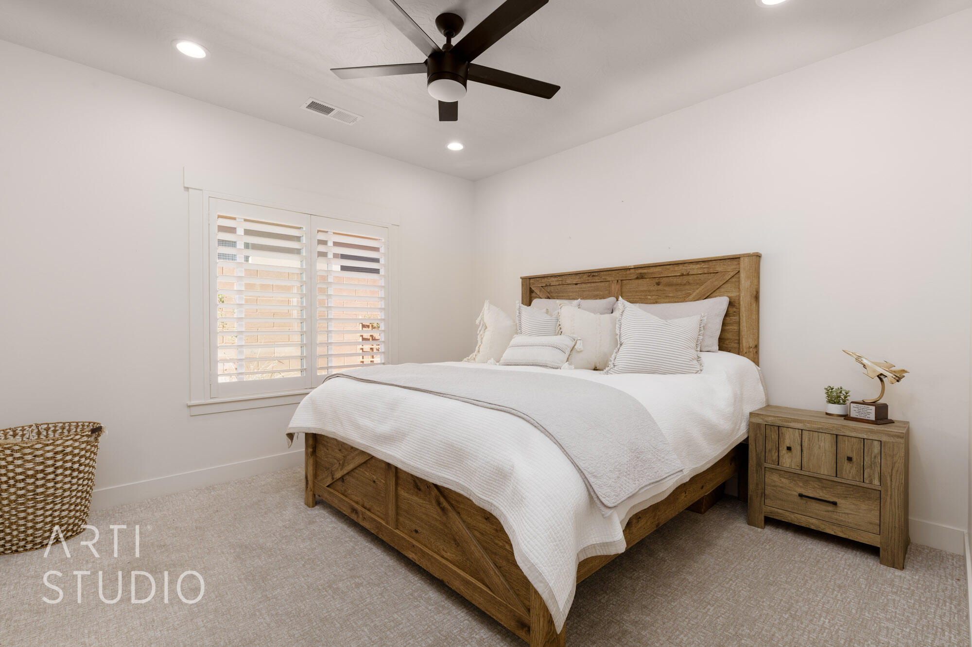 SOUTH POINTE - Residential