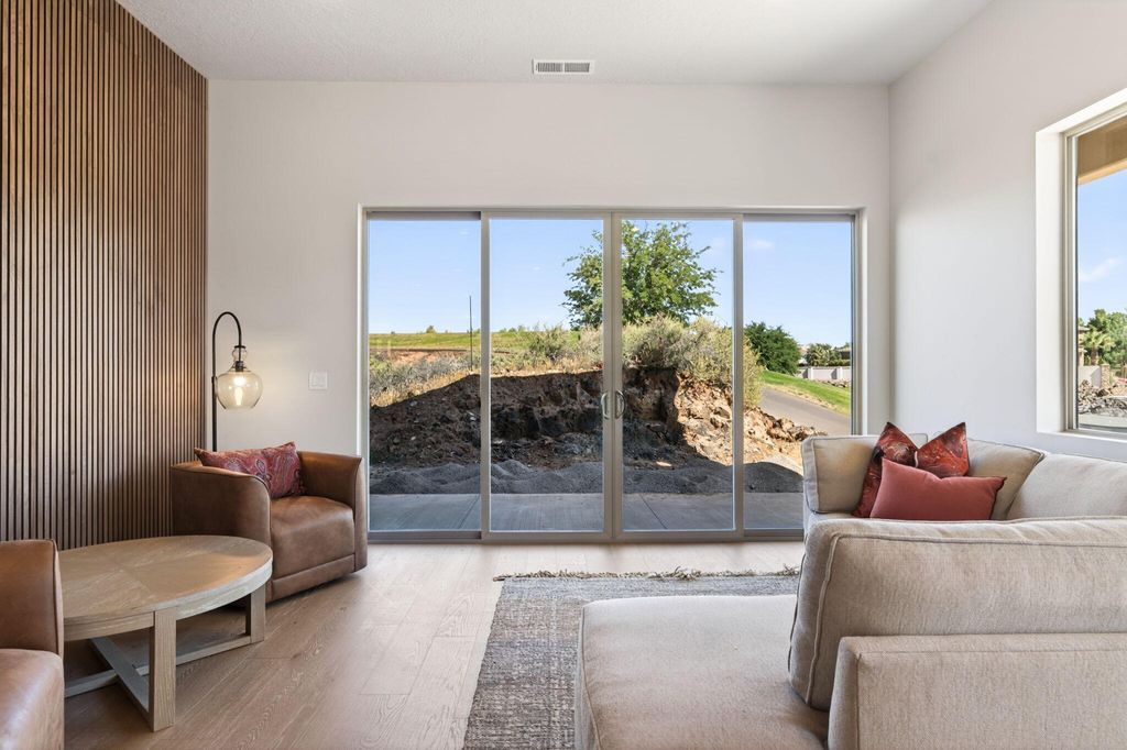 Photo of 271 N Country LN E58 #E58, Saint George, UT 84770 (MLS # 26-272294)