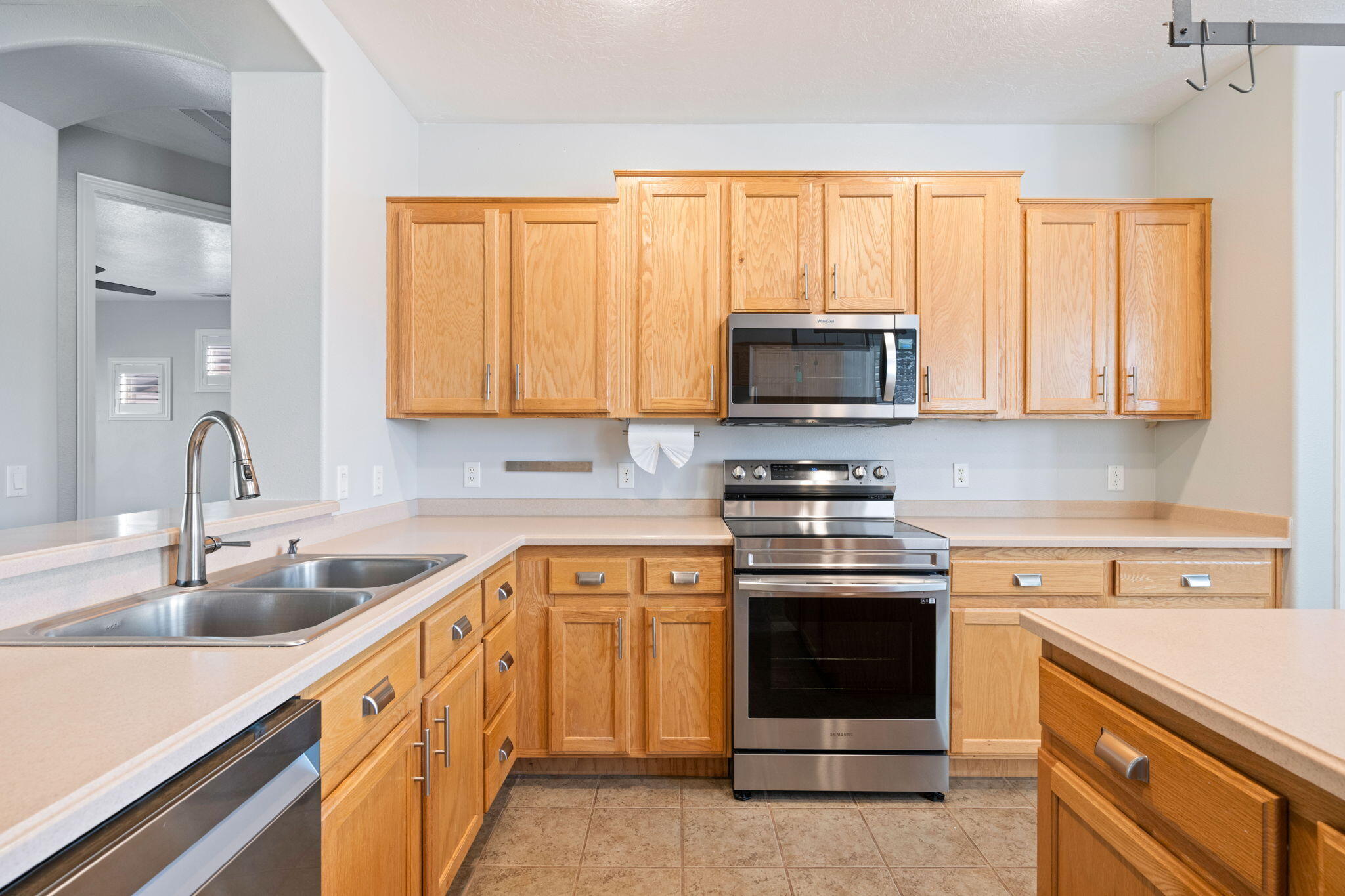 CORAL CANYON - Residential