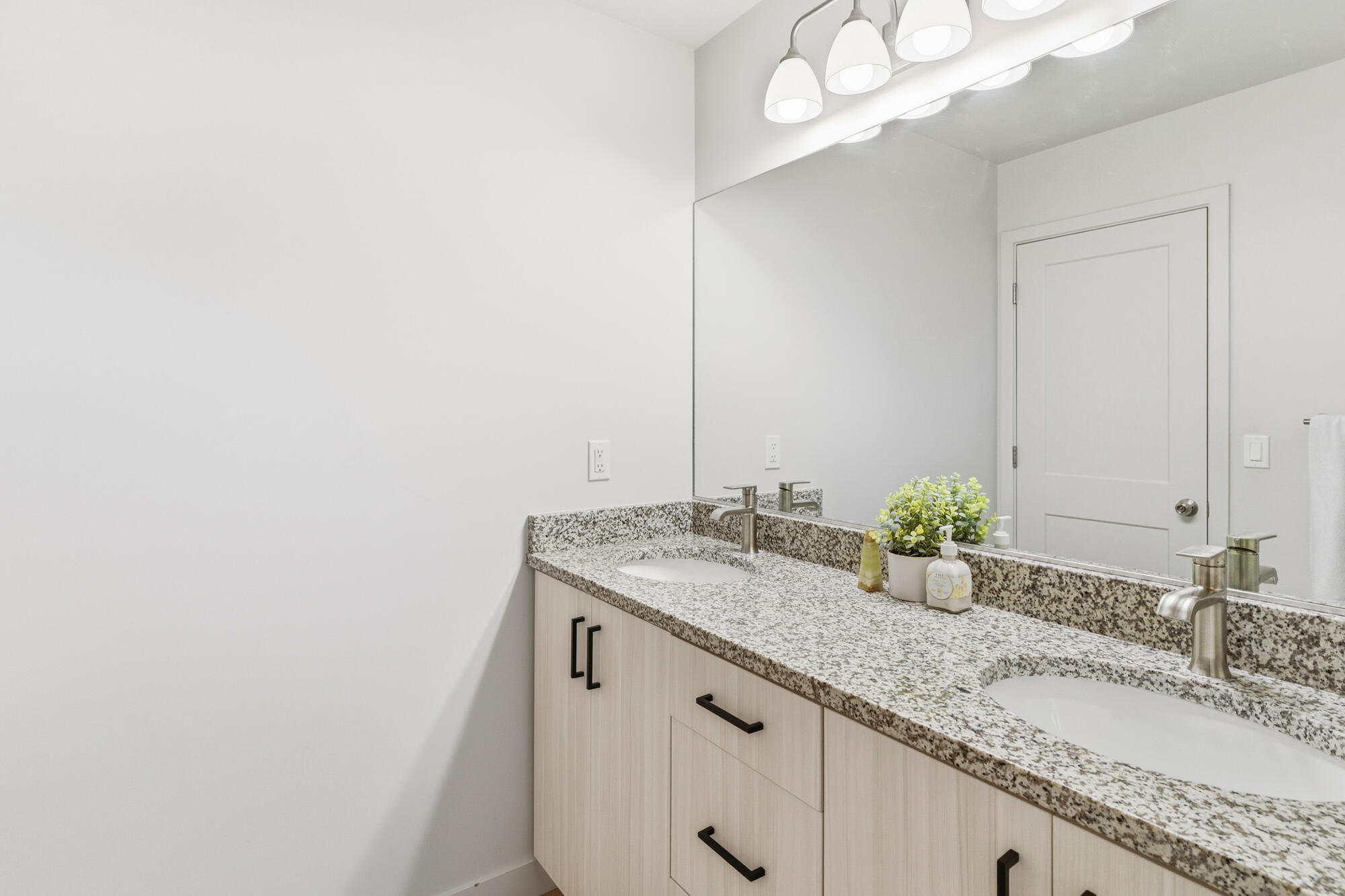 SILVERADO TWHM - Residential