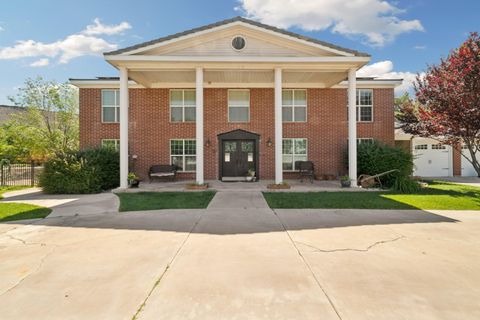 Photo of 449 S VALLEY VIEW DR, Saint George, UT 84770 (MLS # 26-271838)