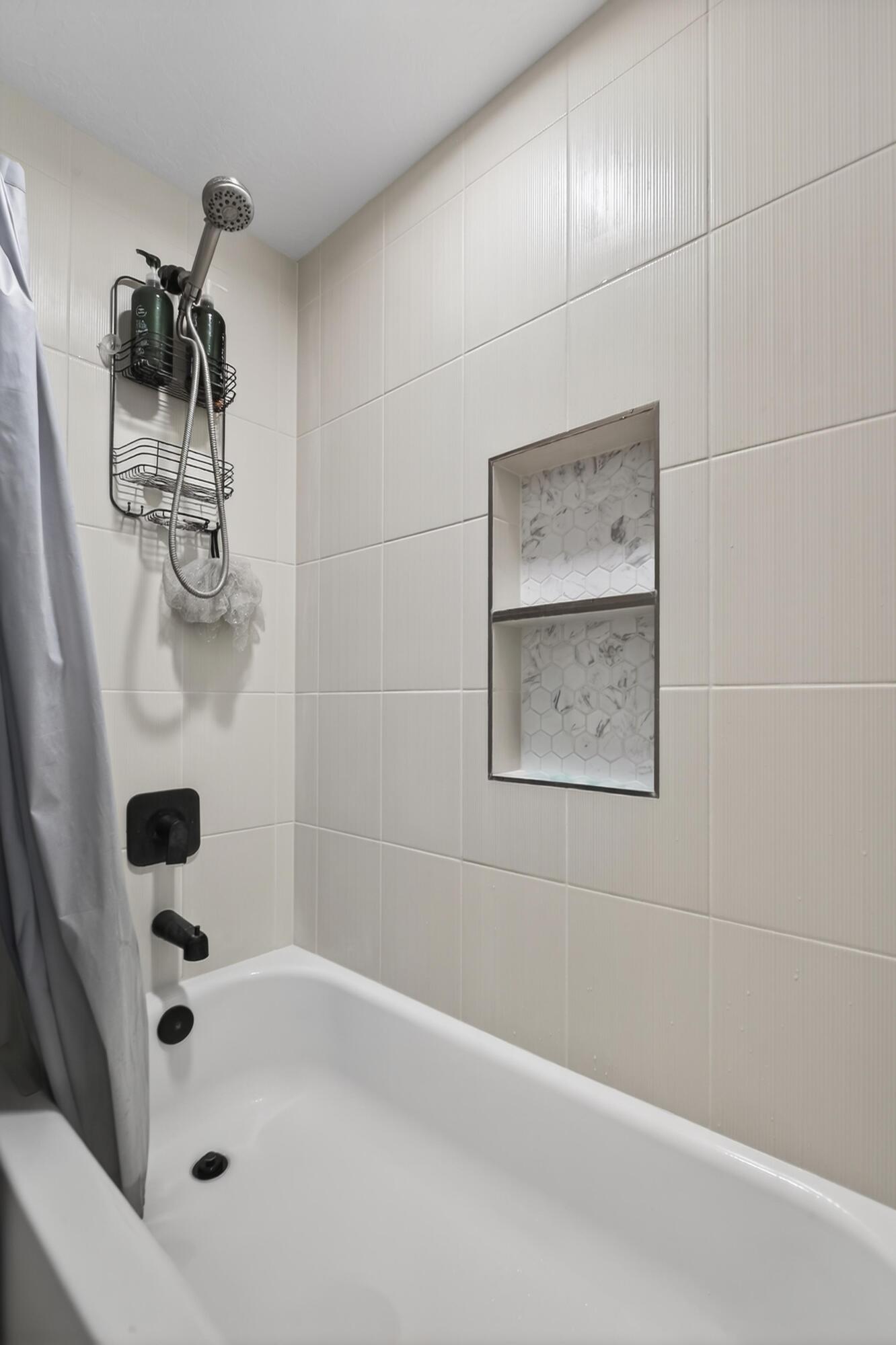 TONAQUINT INDIAN HILLS - Residential