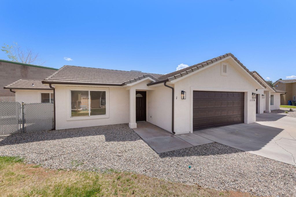 Photo of 1178 N 1340 West CIR 1 &amp; 2 #1 &amp; 2, Saint George, UT 84770 (MLS # 26-271810)