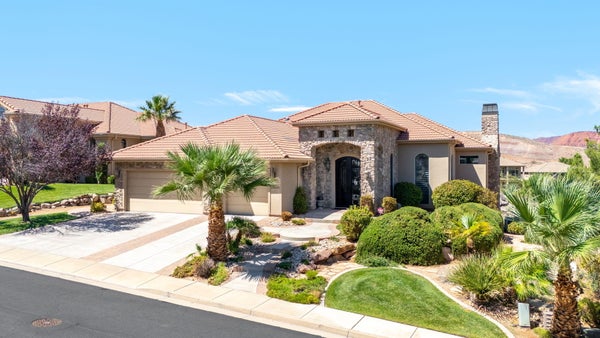 2650 W CANYON RIDGE RD, SAINT GEORGE, UT 84770 - Image e7e13b24a8530a7de4a22dd3806cedcd/221740452