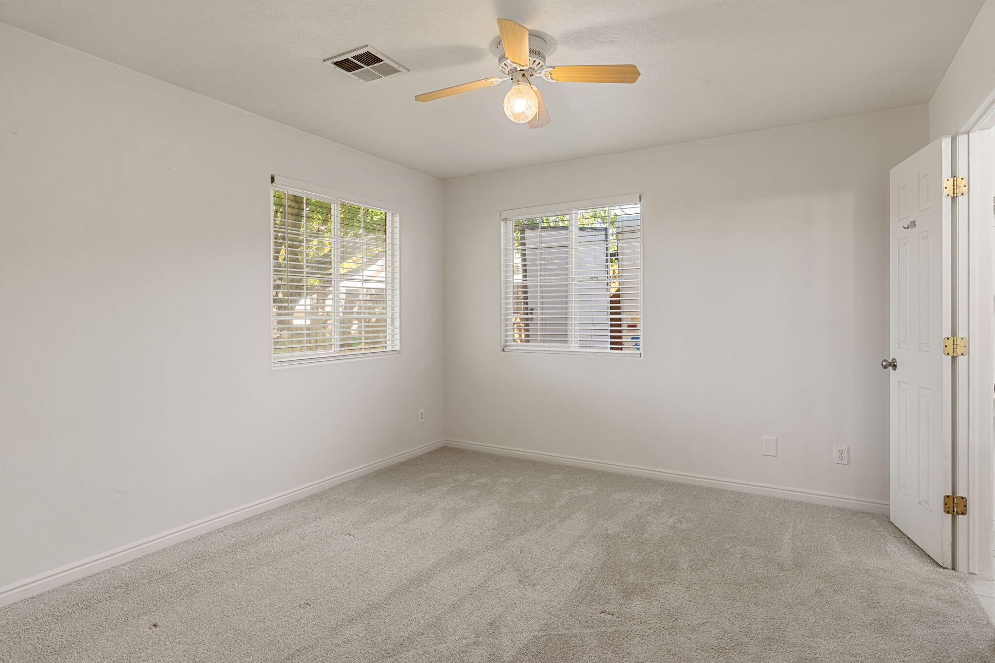 ROYAL POINT - Residential