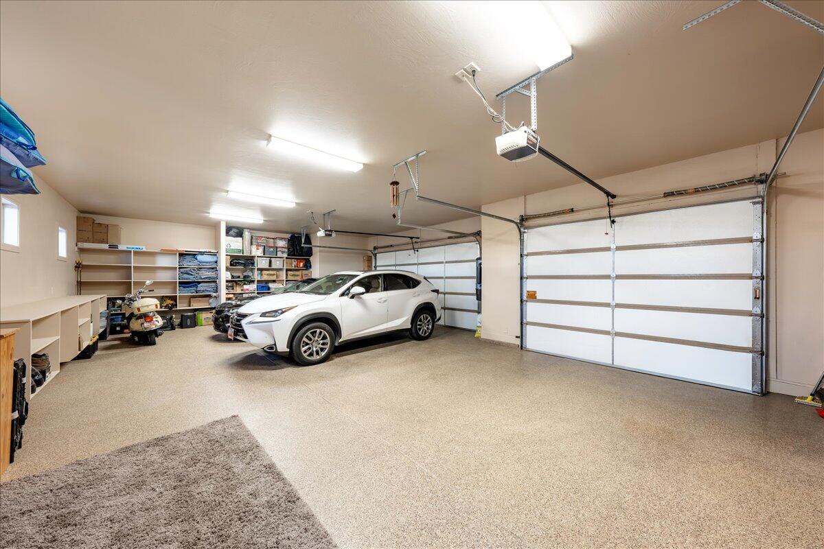 PARAGON COVE TOWNHOMES AT STONECLIFF - Residential