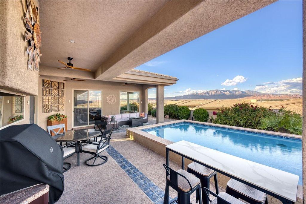 Photo of 1815 S Paragon DR, Saint George, UT 84790 (MLS # 25-266264)