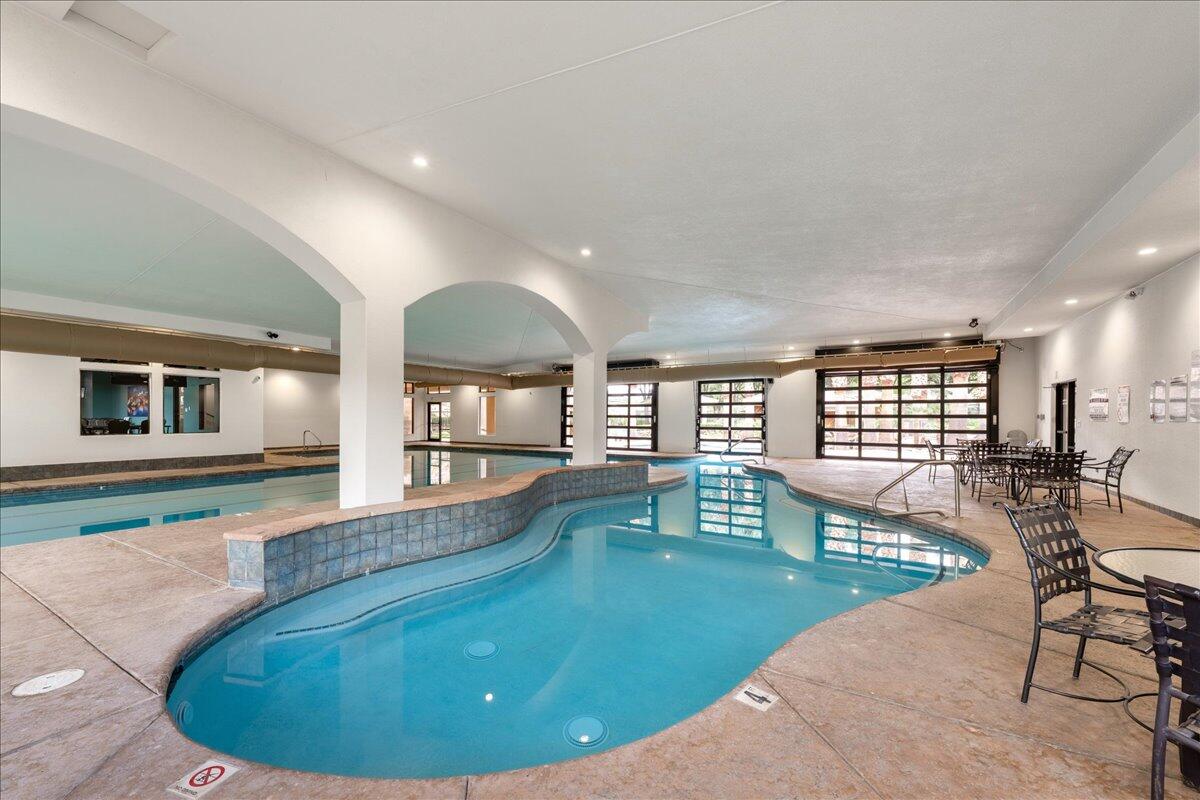 PARAGON COVE TOWNHOMES AT STONECLIFF - Residential