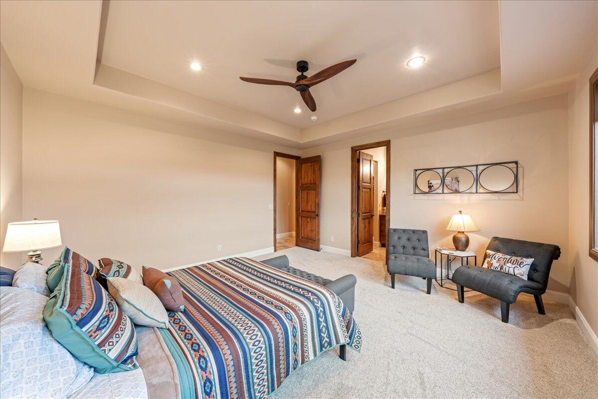 PARAGON COVE TOWNHOMES AT STONECLIFF - Residential