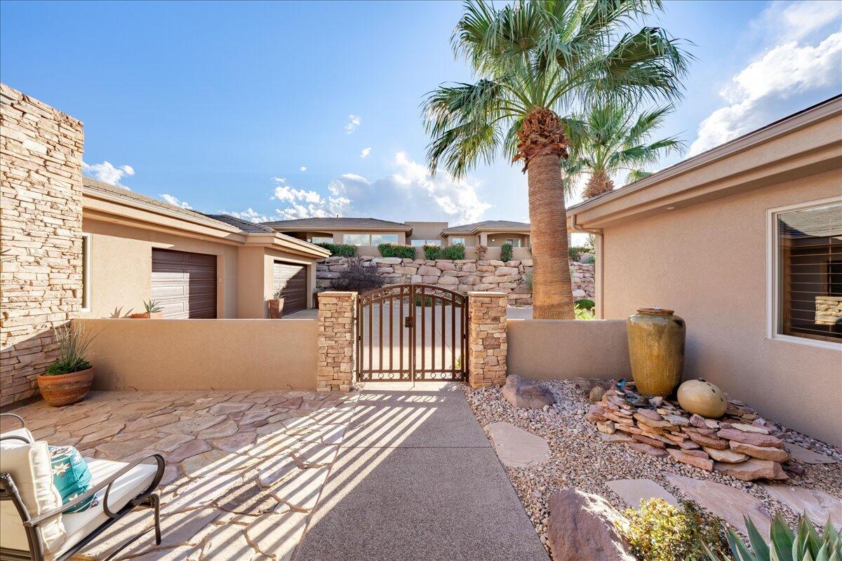 PARAGON COVE TOWNHOMES AT STONECLIFF - Residential