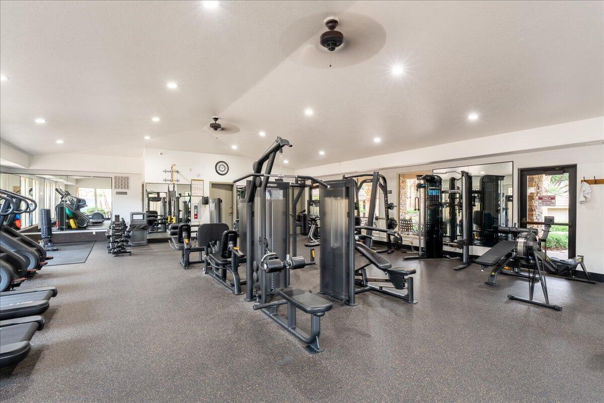 PARAGON COVE TOWNHOMES AT STONECLIFF - Residential