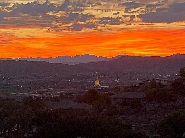 PARAGON COVE TOWNHOMES AT STONECLIFF - Residential