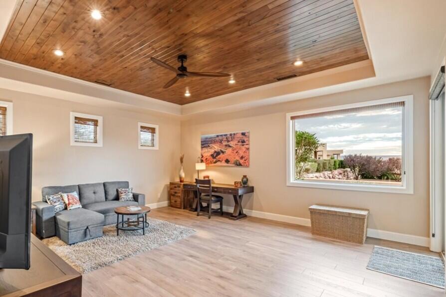 PARAGON COVE TOWNHOMES AT STONECLIFF - Residential