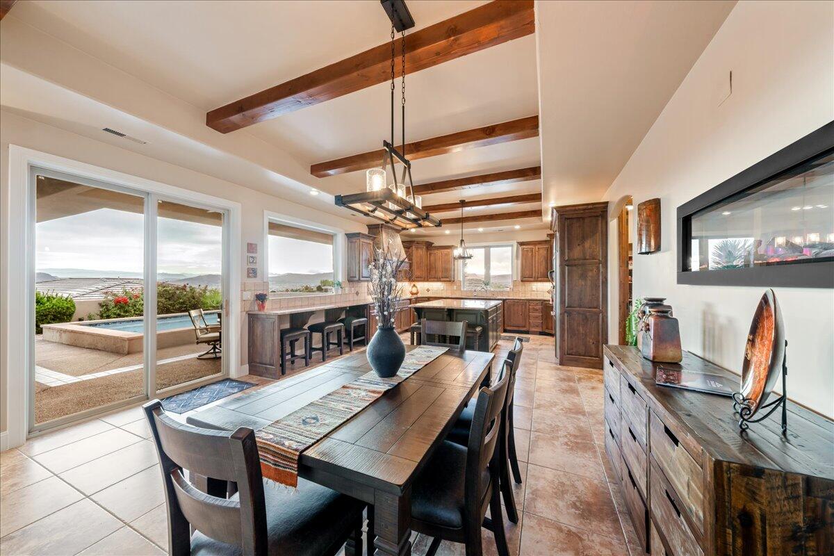 PARAGON COVE TOWNHOMES AT STONECLIFF - Residential