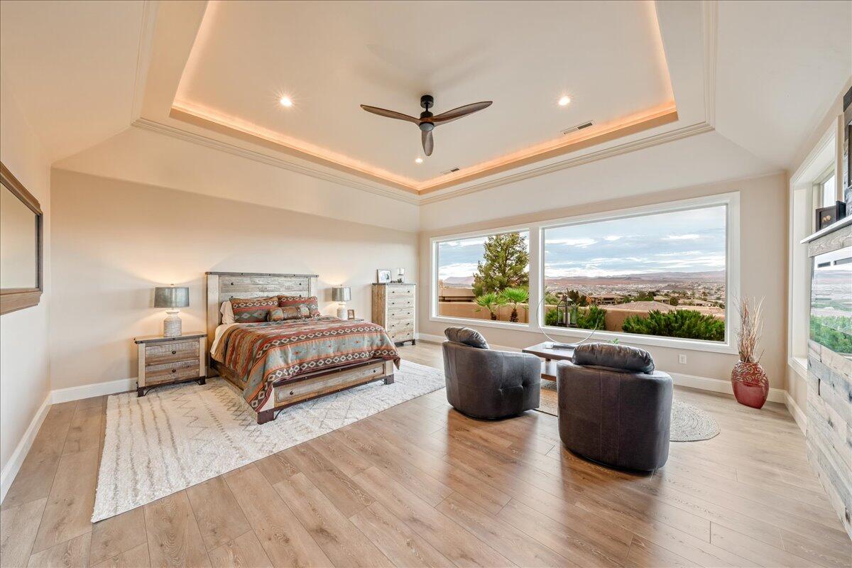 PARAGON COVE TOWNHOMES AT STONECLIFF - Residential