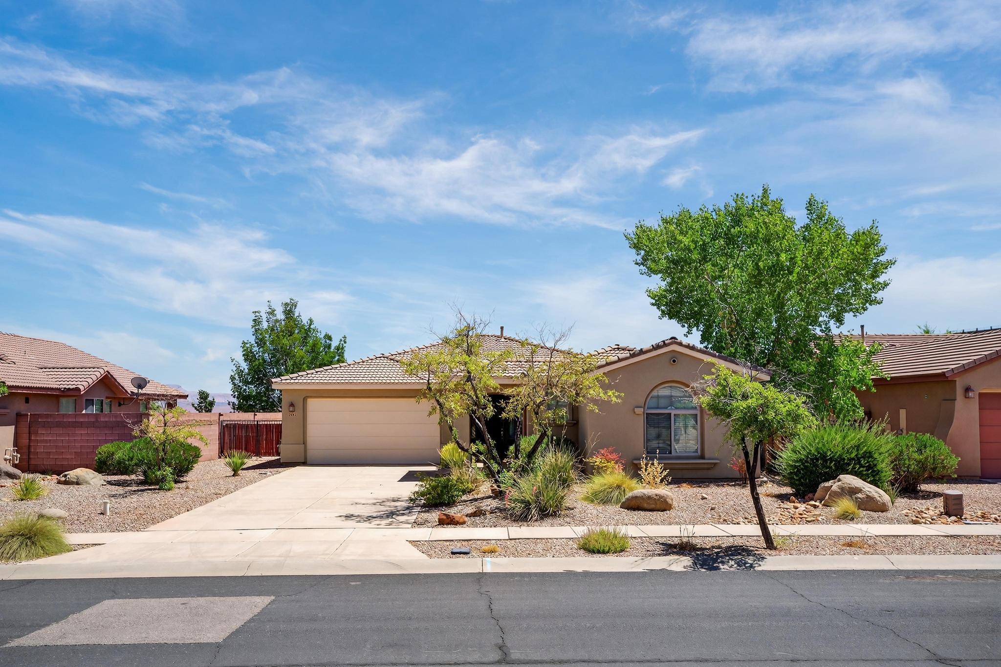 CORAL CANYON - Residential