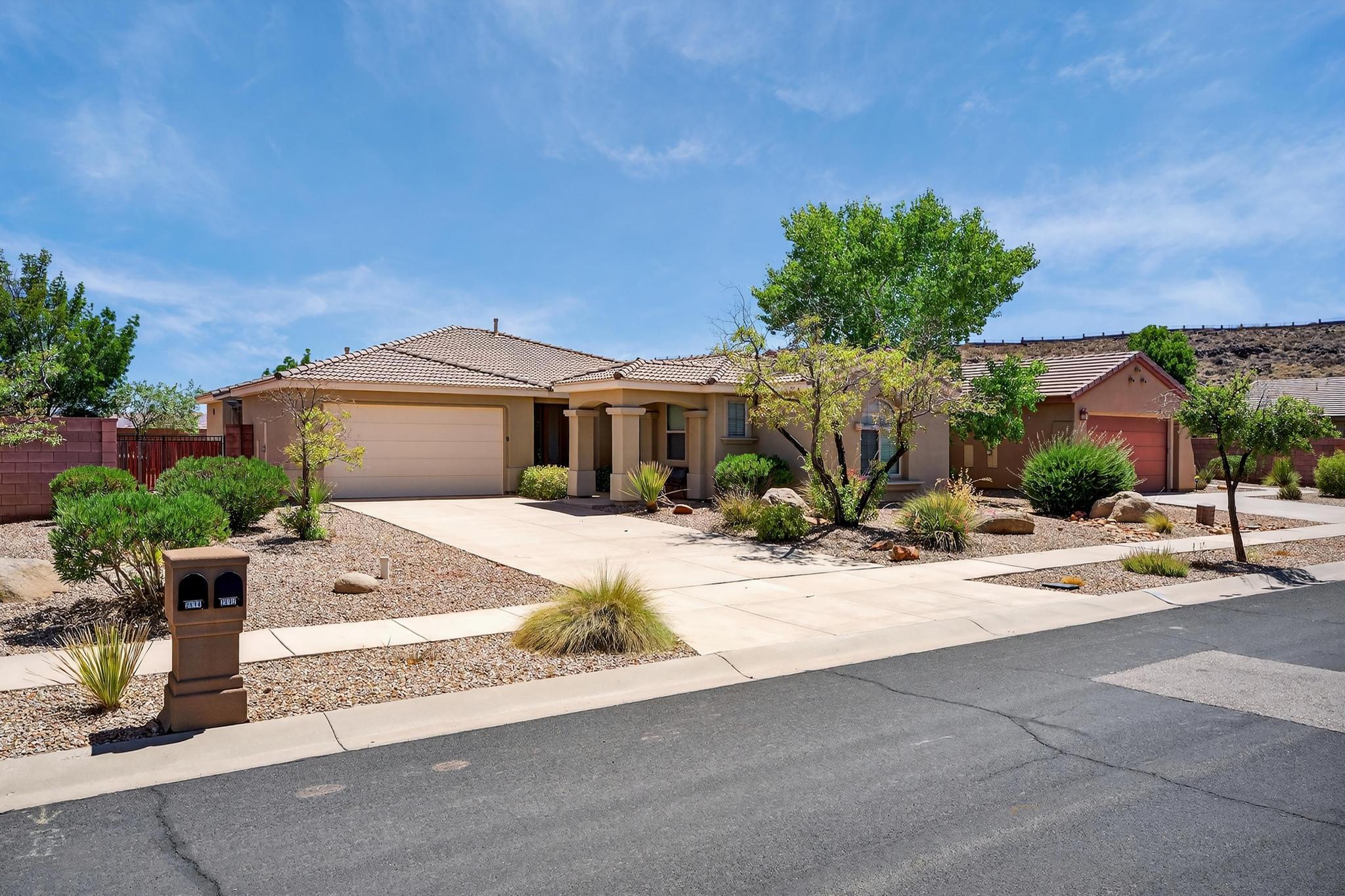 CORAL CANYON - Residential