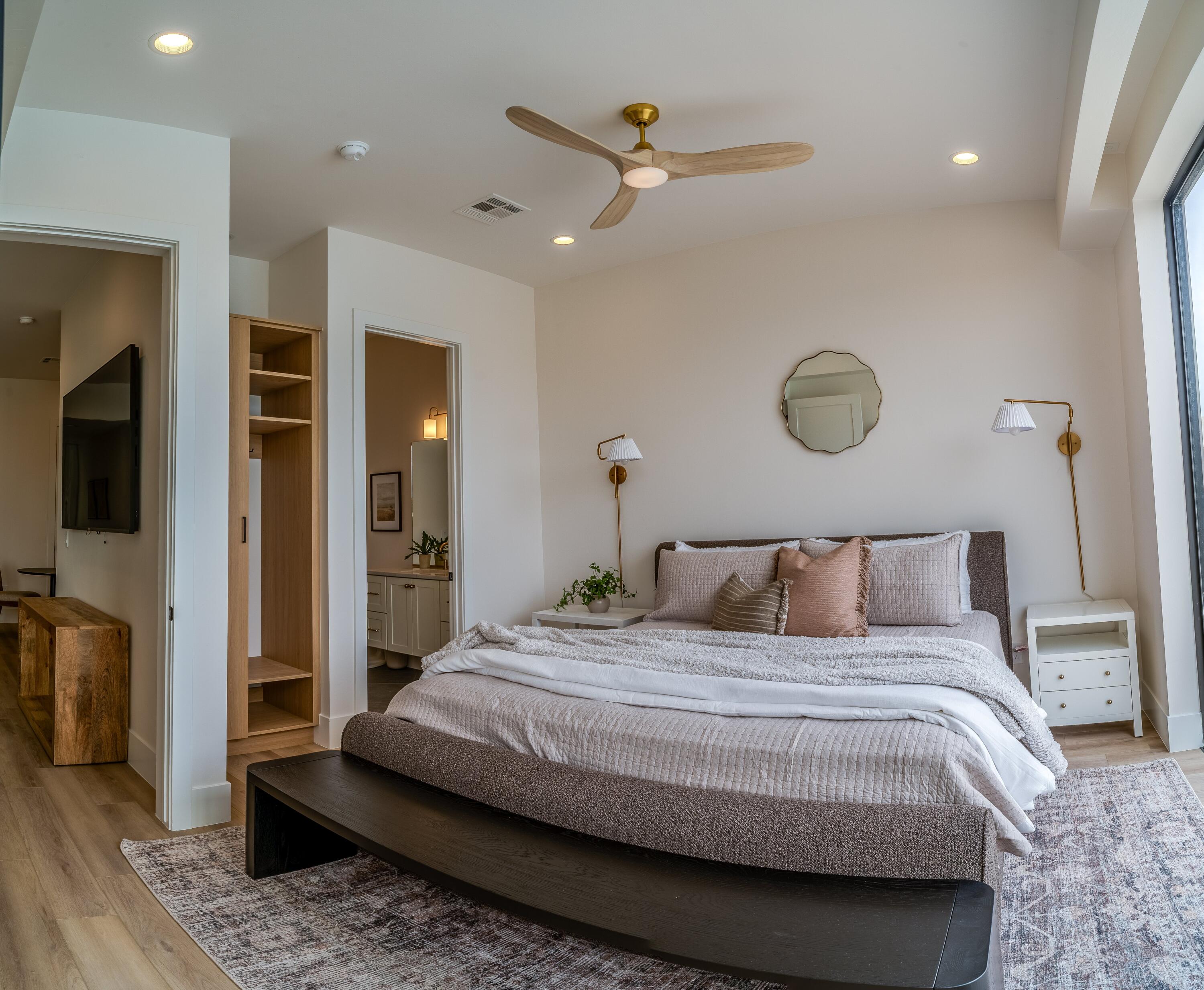 WATERS EDGE DESERT COLOR SHORES - Residential