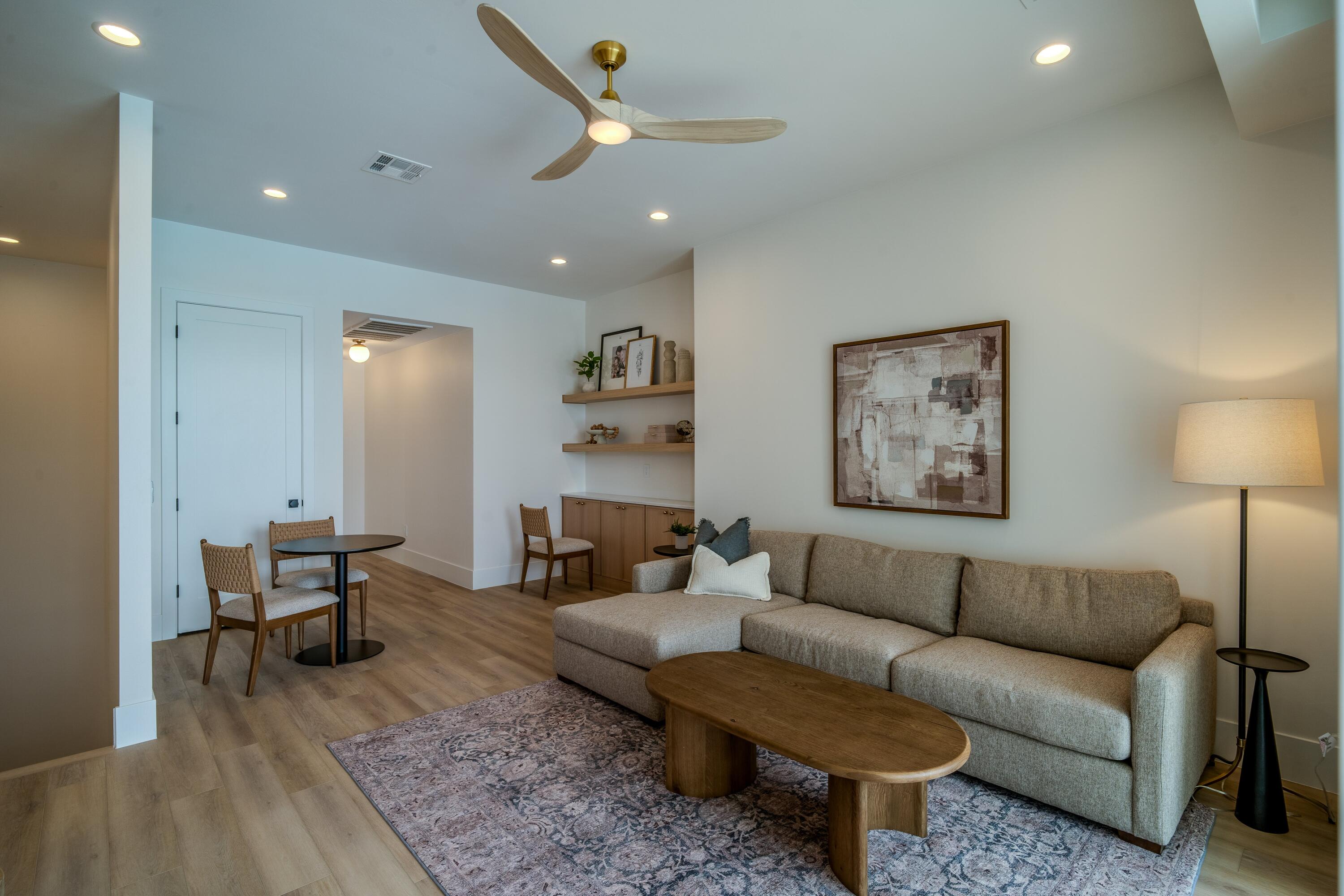 WATERS EDGE DESERT COLOR SHORES - Residential