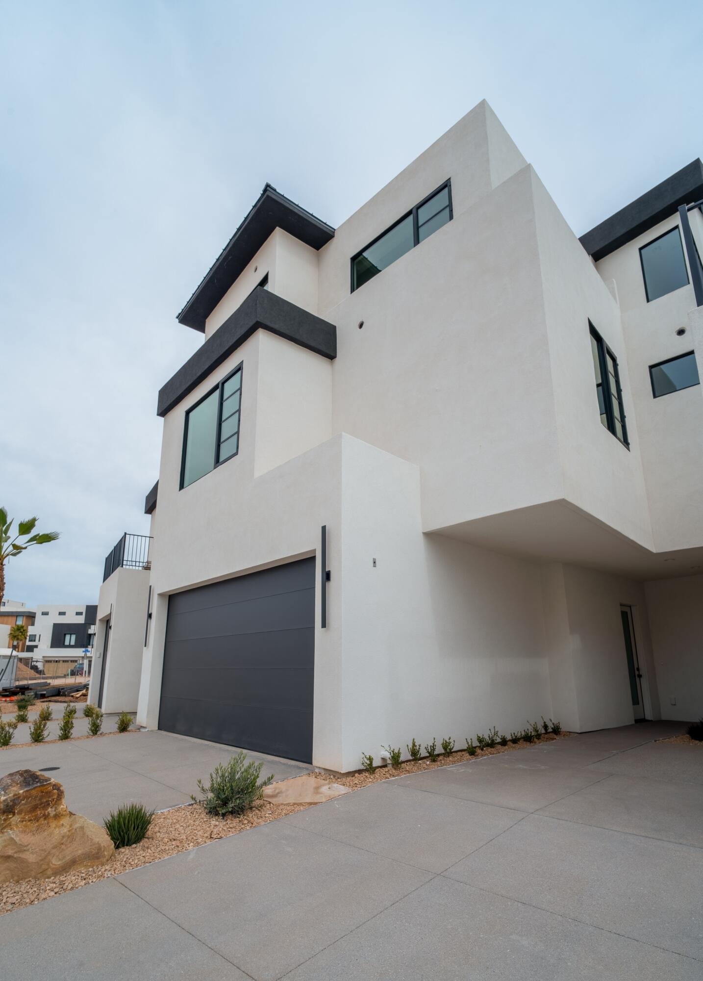 WATERS EDGE DESERT COLOR SHORES - Residential