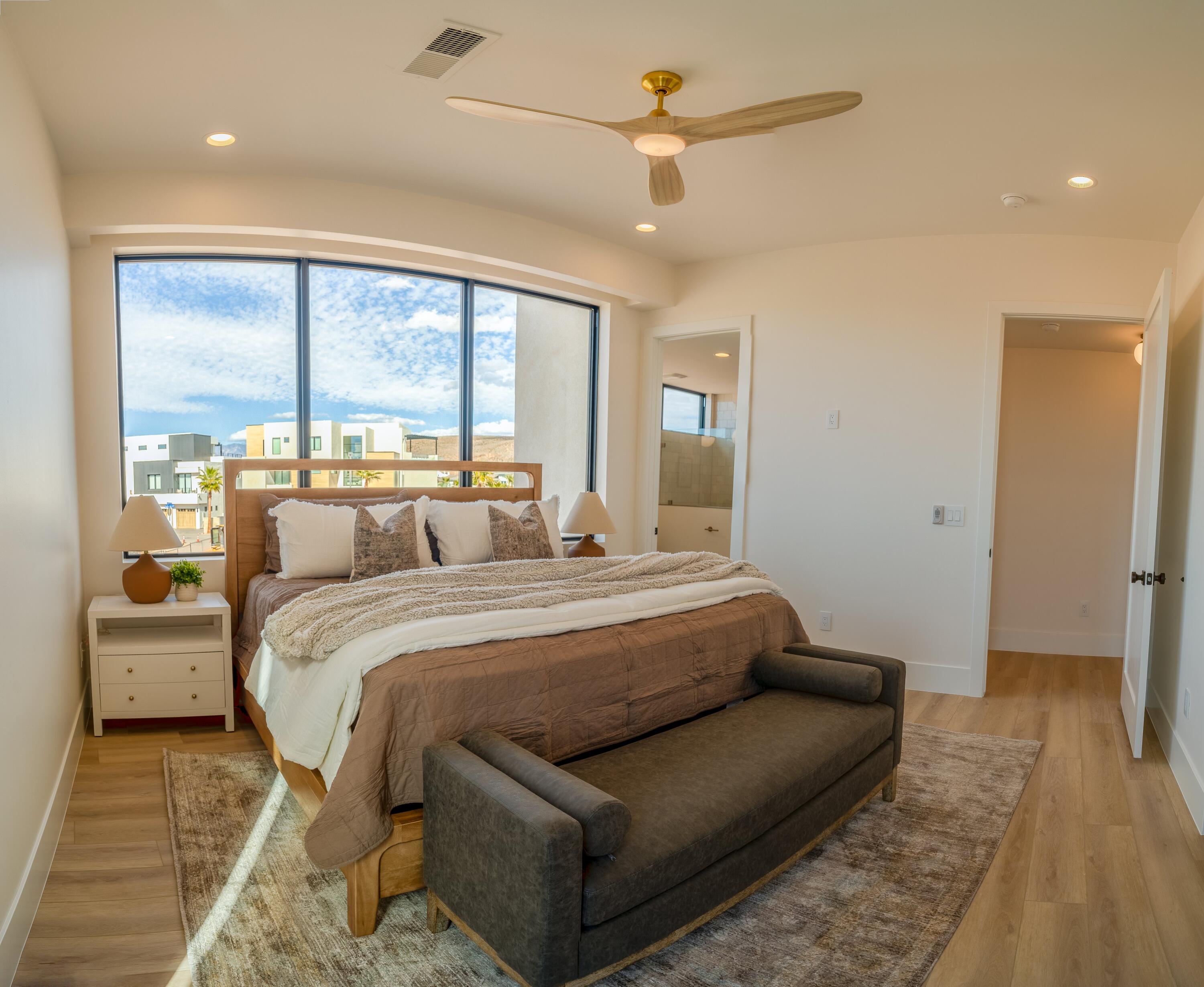 WATERS EDGE DESERT COLOR SHORES - Residential