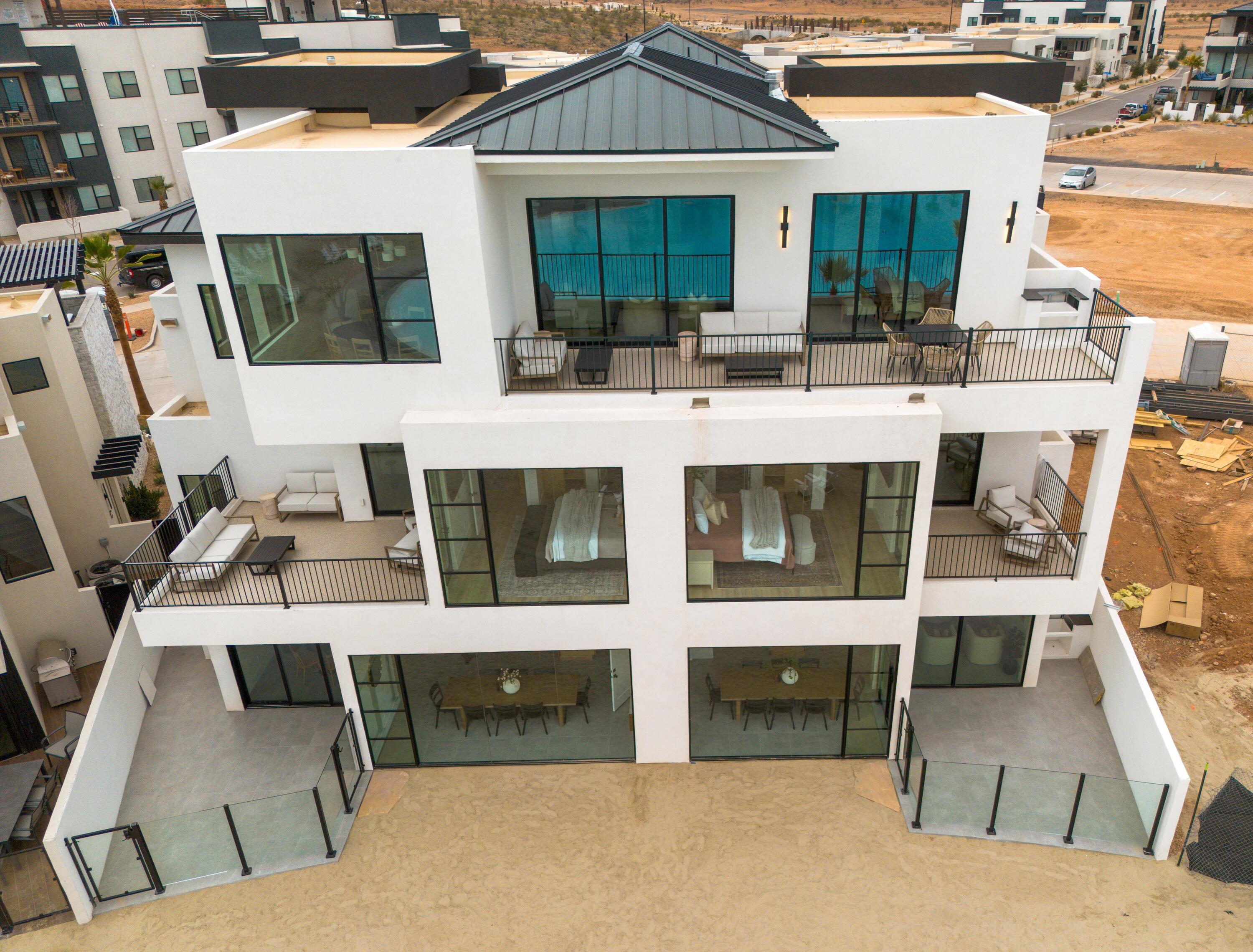 WATERS EDGE DESERT COLOR SHORES - Residential