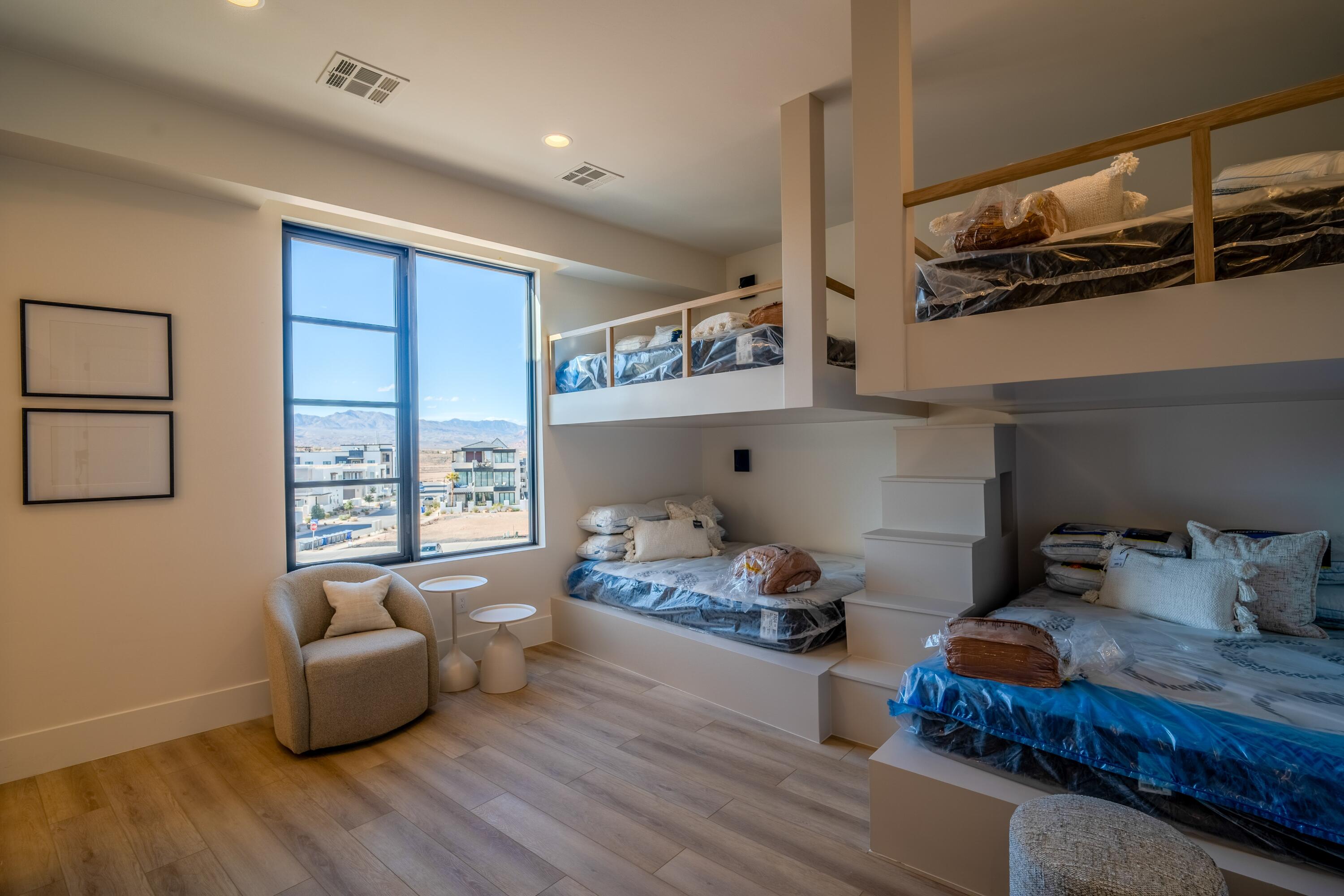 WATERS EDGE DESERT COLOR SHORES - Residential