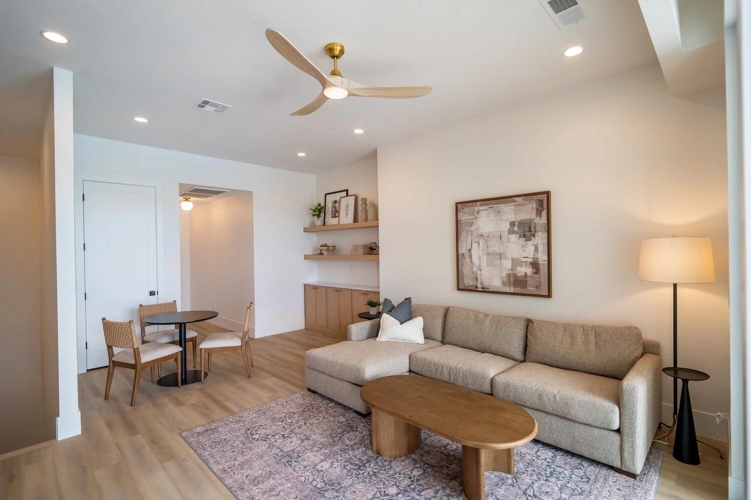 WATERS EDGE DESERT COLOR SHORES - Residential