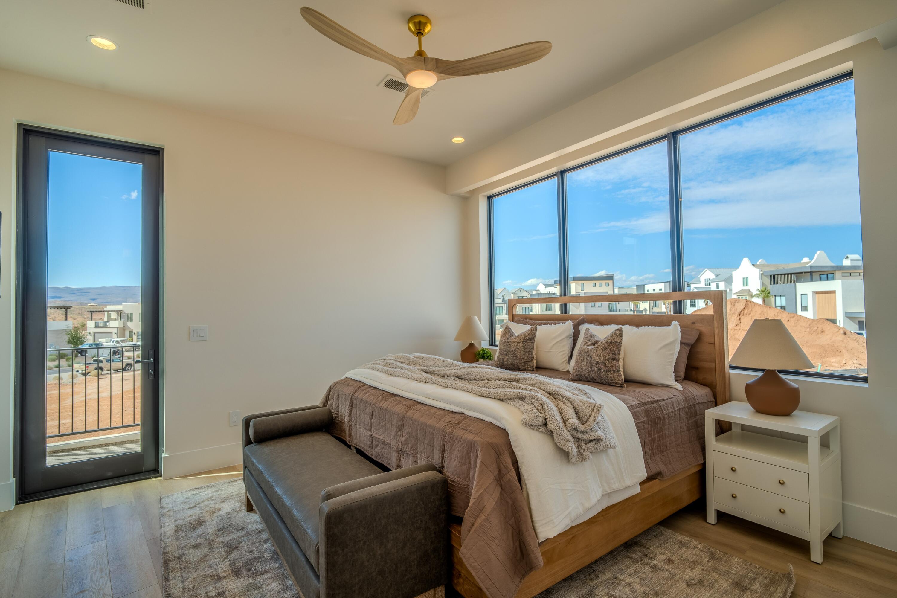 WATERS EDGE DESERT COLOR SHORES - Residential