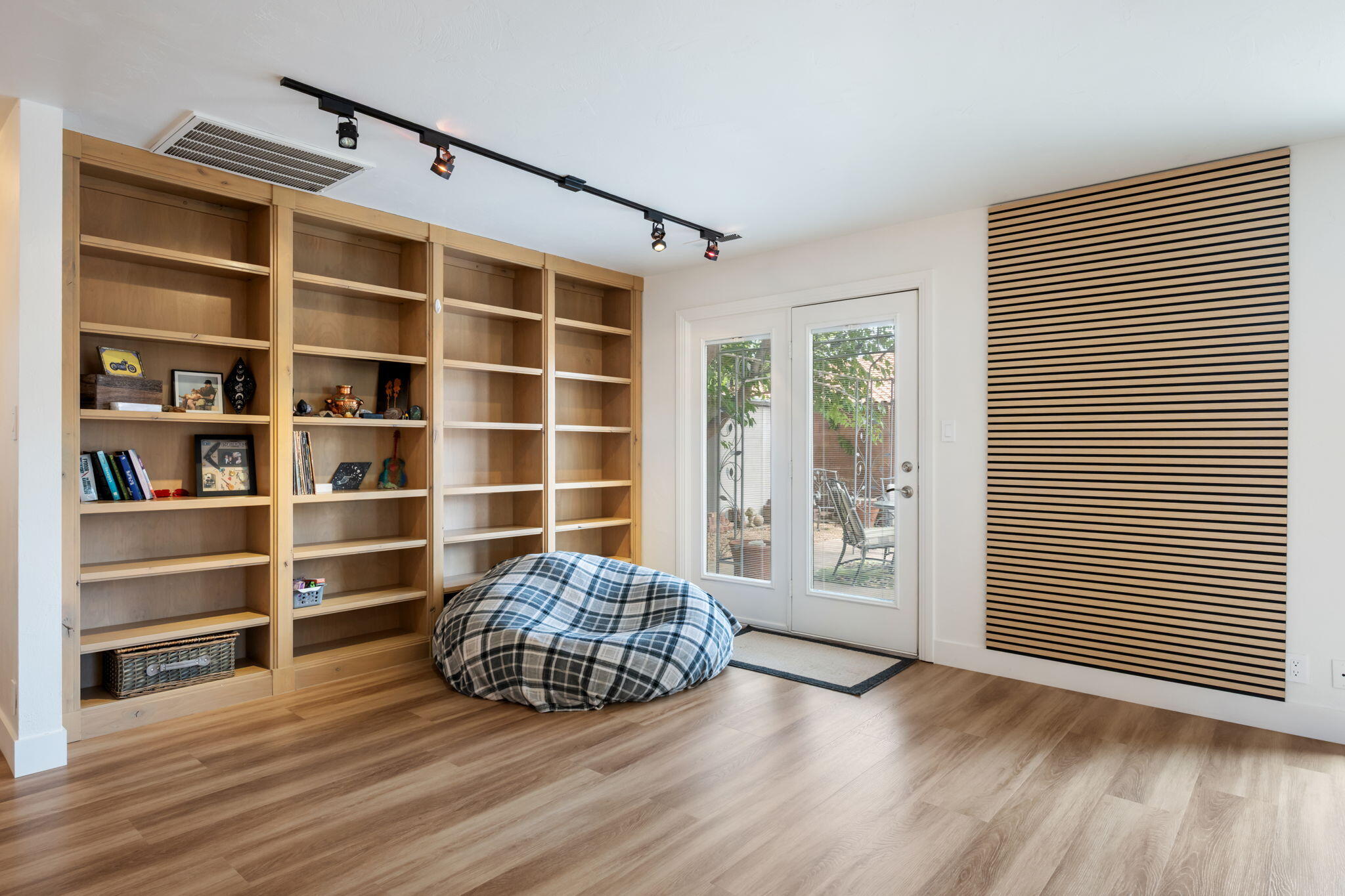 BLOOMINGTON RANCHES - Residential