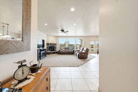 Tiny photo for 2707 W 220 N, Hurricane, UT 84737 (MLS # 26-271802)