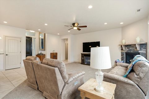 Tiny photo for 2707 W 220 N, Hurricane, UT 84737 (MLS # 26-271802)