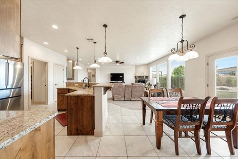 Tiny photo for 2707 W 220 N, Hurricane, UT 84737 (MLS # 26-271802)
