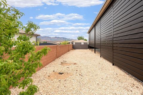 Tiny photo for 2707 W 220 N, Hurricane, UT 84737 (MLS # 26-271802)