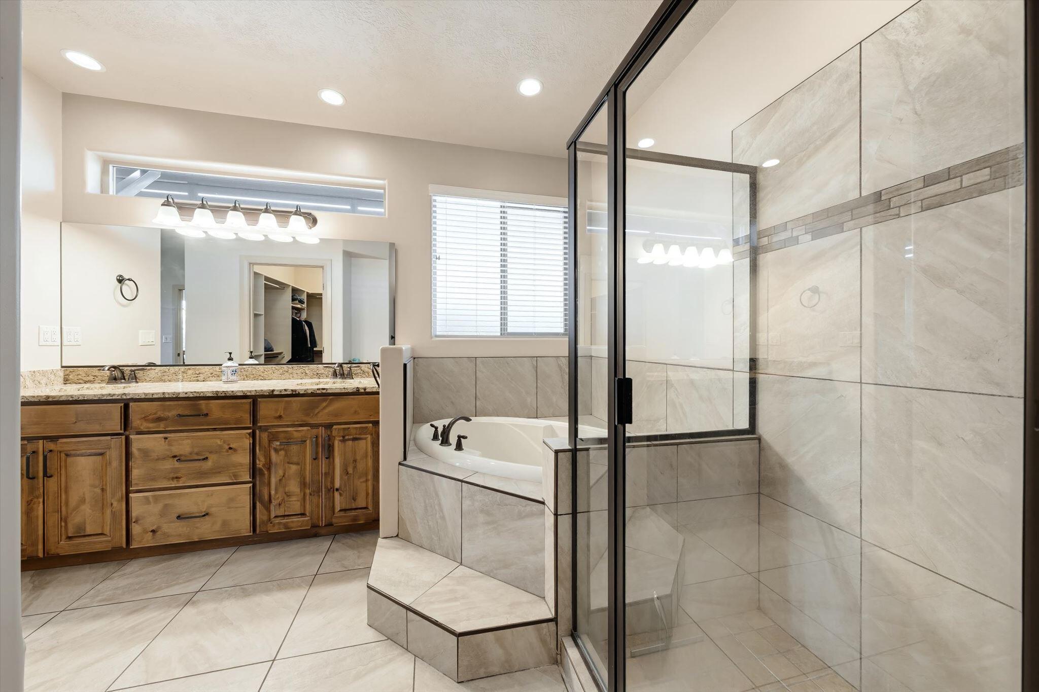 SKY RIDGE - Residential