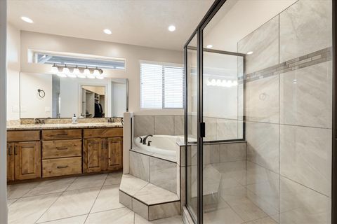 Tiny photo for 2707 W 220 N, Hurricane, UT 84737 (MLS # 26-271802)