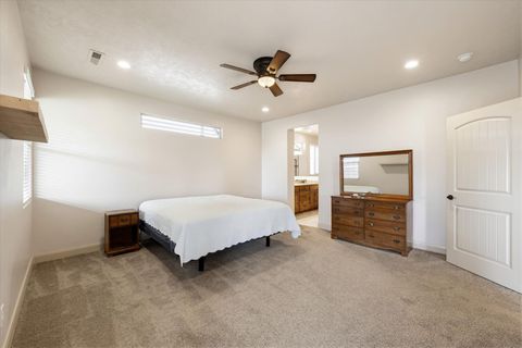 Tiny photo for 2707 W 220 N, Hurricane, UT 84737 (MLS # 26-271802)