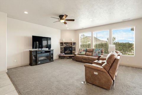 Tiny photo for 2707 W 220 N, Hurricane, UT 84737 (MLS # 26-271802)