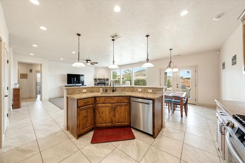 Tiny photo for 2707 W 220 N, Hurricane, UT 84737 (MLS # 26-271802)