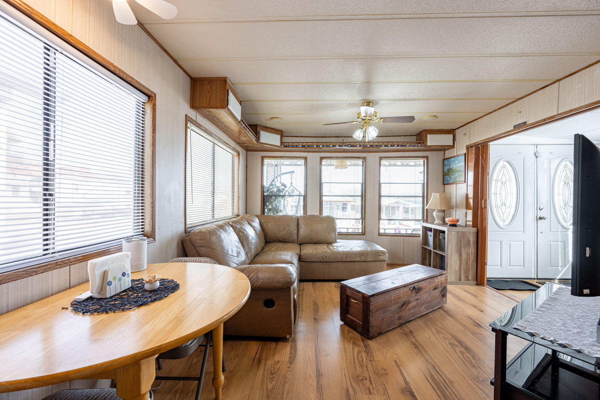 CANYON BREEZE RV RESORT - Residential