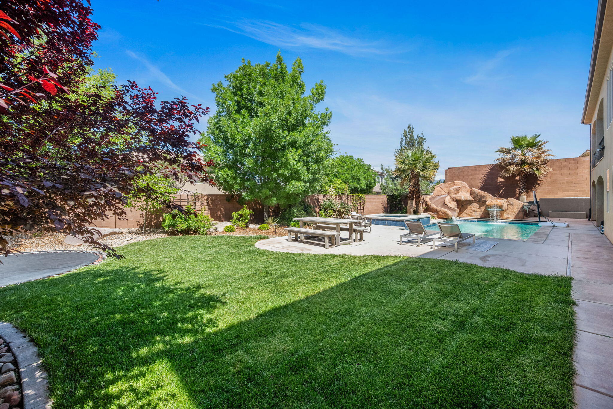 SILVER FALLS AT WASHINGTON BENCH - Residential