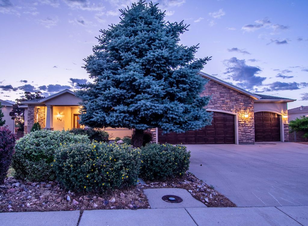Photo of 544 S Legacy Park Ave, Cedar City, UT 84720 (MLS # 26-273388)