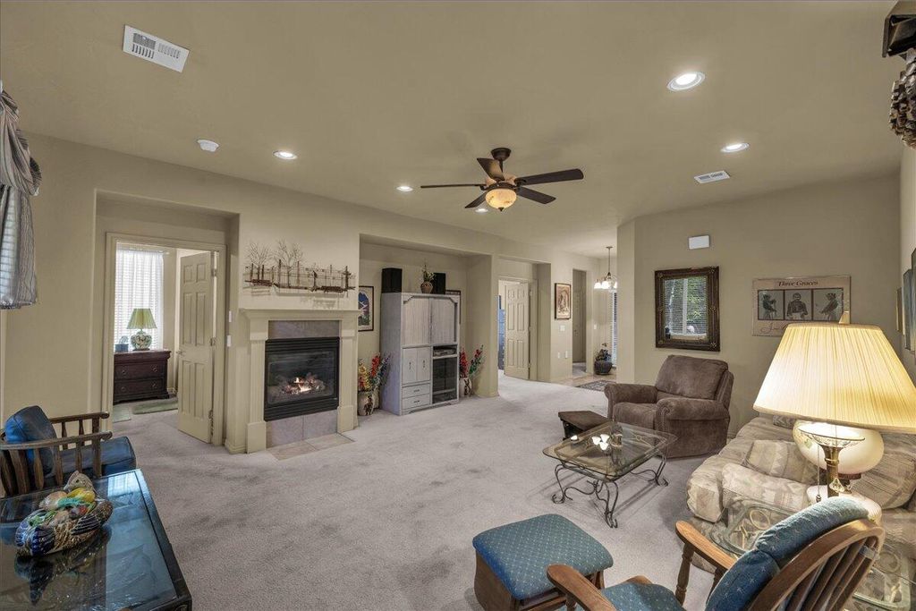 Photo of 4268 S Ambassador DR, Saint George, UT 84790 (MLS # 25-266261)